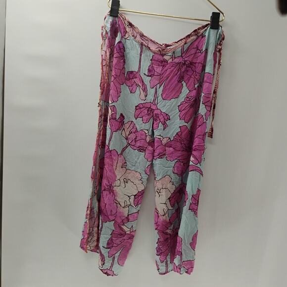 MAAJI Swim Size Medium Wavy Baby Pink Floral Beach Coverup Pants Wide Leg - Picture 3 of 12